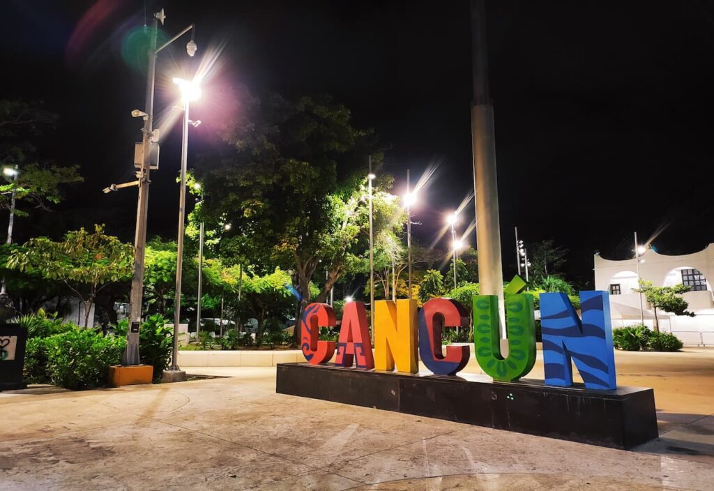 Imagen-Para-Anuncio-Colorido-Cancun-Parque-Las-Palapas-Por-Rentas y Turismo