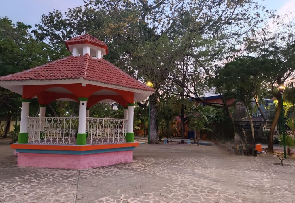 Imagen-Para-Parque-De-Las-Palapas-Por-Rentas y Turismo