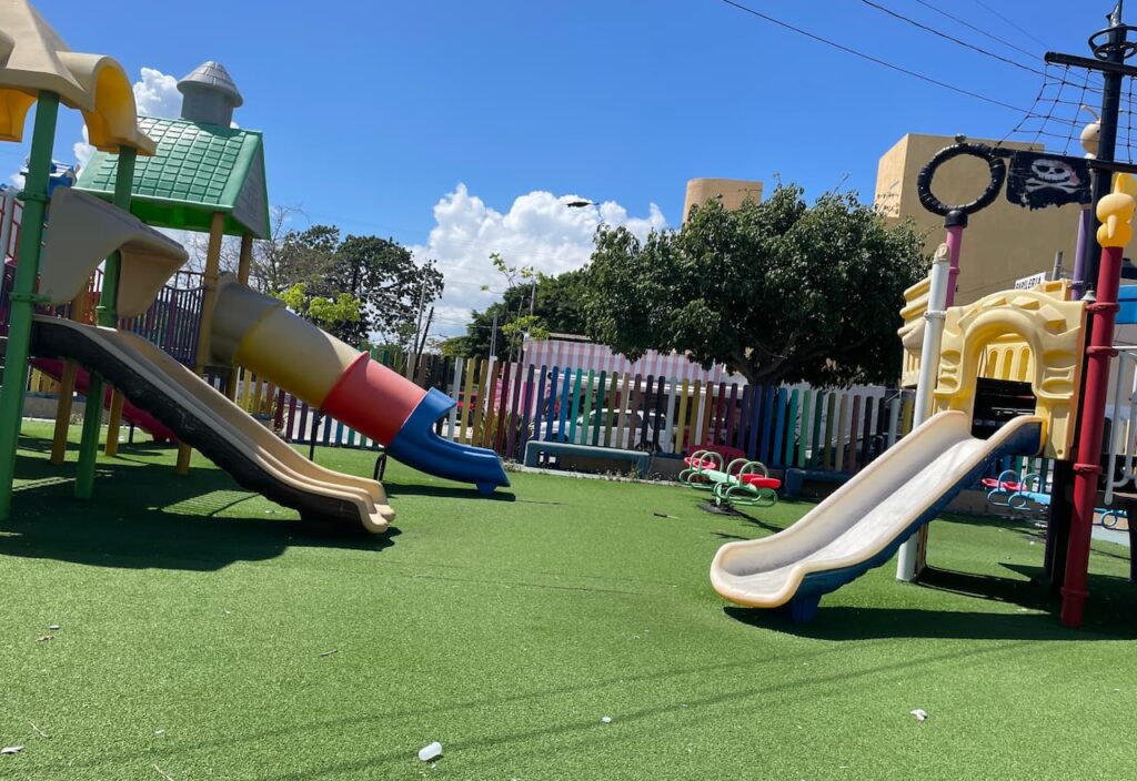 Imagen-Para-Parque-Infantil-En-Parque-Las-Palapas-Por-Rentas y Turismo