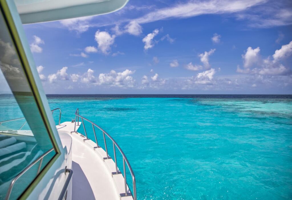 Imagen-Para-Vista-Del-Mar-Desde-El-Yate-En-Cancun-Por-Rentas y Turismo