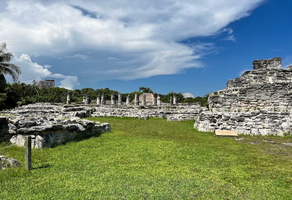 Imagen-Para-Zona-Arqueologica-El-Rey-Por-Rentas y Turismo