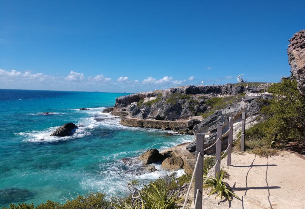 Thumbnail-Para-Acantilado-Vista-Al-Mar-Isla-Mujeres-Por-Rentas y Turismo