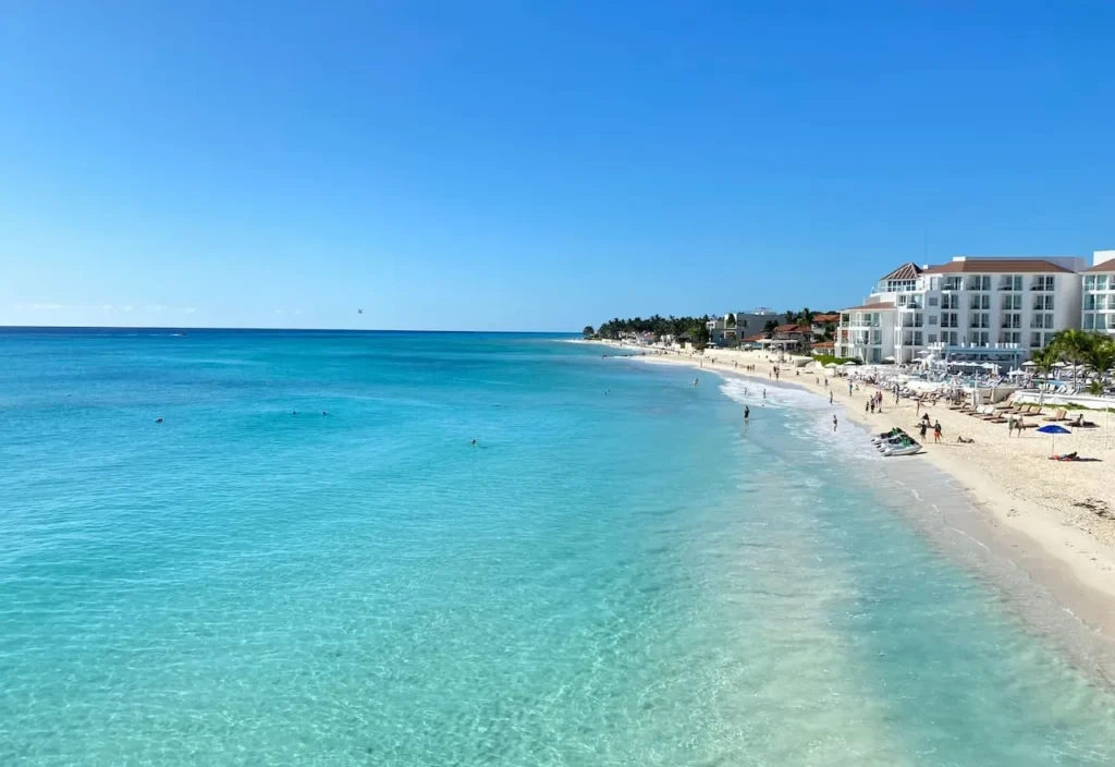 Thumbnail-Para-Vista-De-Playa-Del-Carmen-Rentas y Turismo