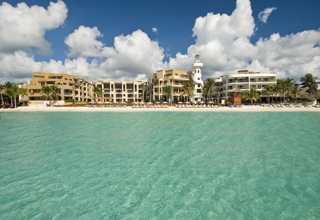Thumbnail-Para-Vista-Desde-El-Mar-El-Faro-Playa-Del-Carmen-Por-Rentas y Turismo