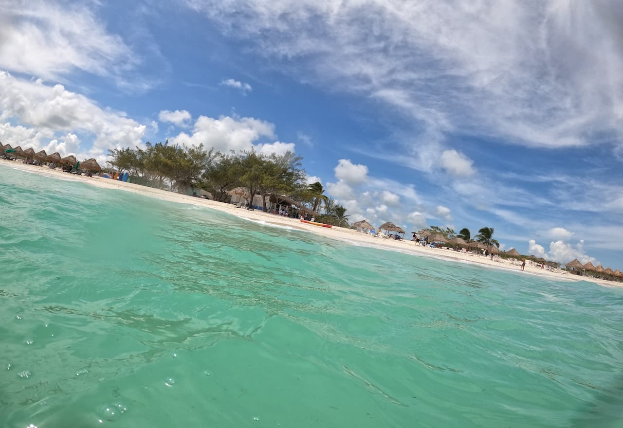 Thumbnail-Para-Aguas-Turquesa-Isla-Blanca-Por-Rentas y Turismo