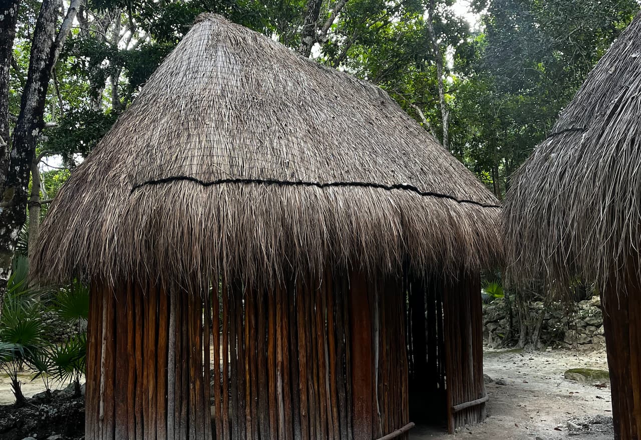 Thumbnail-Para-Chozas-Parque-Kabah-Por-Rentas y Turismo