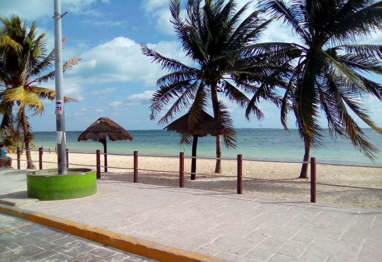 Thumbnail-Para-Playa-En-Puerto-Juarez-Por-Rentas y Turismo