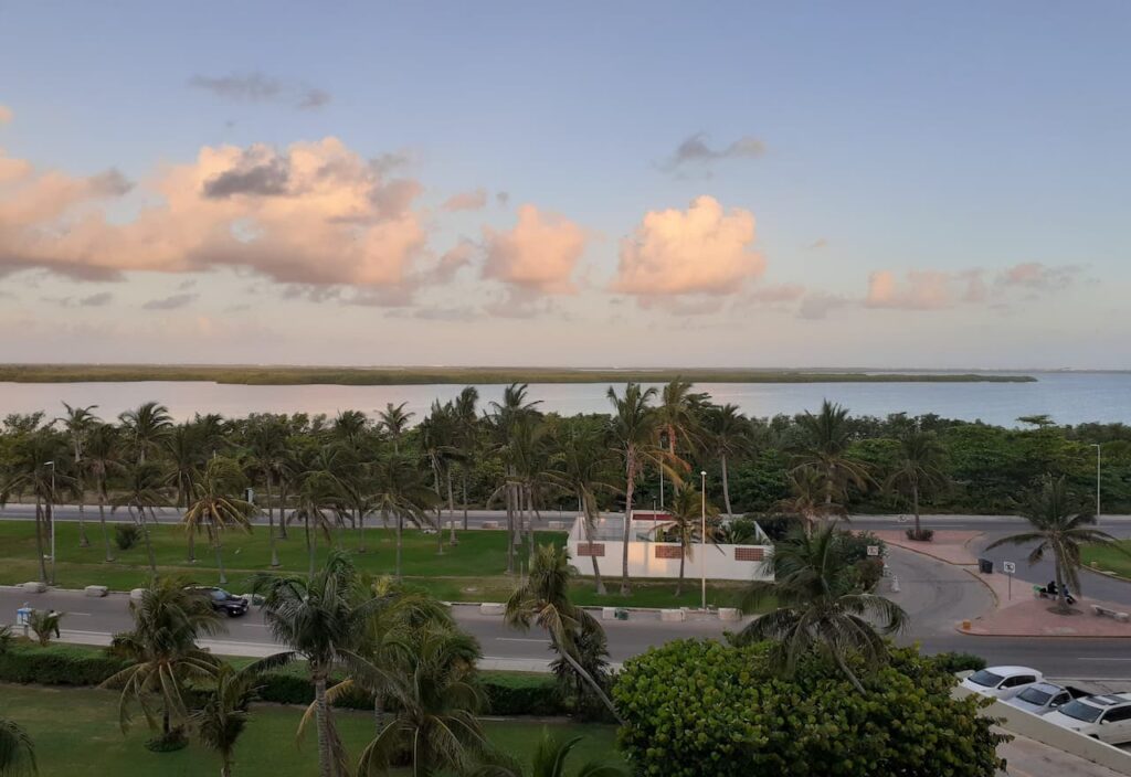 Thumbnail-Para-Vista-De-La-Laguna-Nichupte-Por-Rentas y Turismo